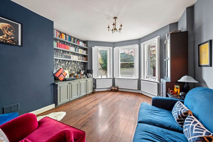 2 Bedroom Flat To Rent In Worple Road, Wimbledon, SW20
