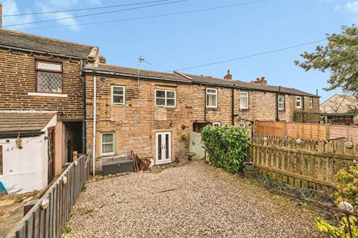 1 Bedroom Cottage For Sale In Northgate, Almondbury, Huddersfield, HD5