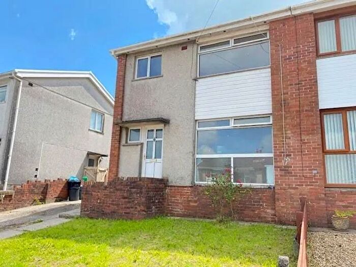 3 Bedroom Semi-Detached House For Sale In Tir Becca, Tumble, Llanelli, SA14