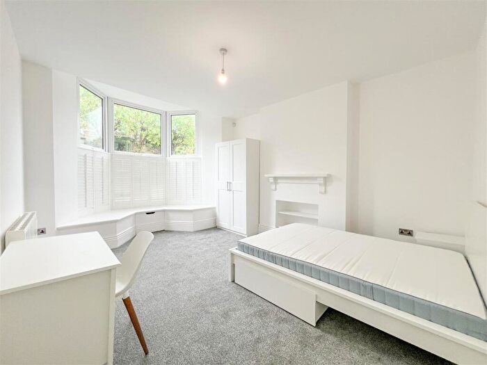 2 Bedroom Flat To Rent In Flat, Marlborough Road, Broomhill, Sheffield, S10