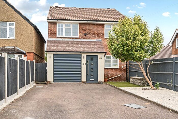 4 Bedroom Detached House For Sale In Addlestone, Surrey, KT15