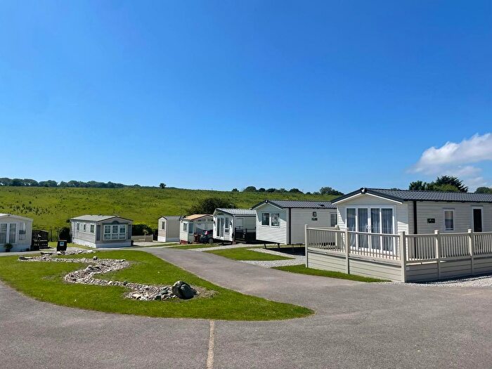 2 Bedroom Mobile/park Home For Sale In Easton Road, Bridlington, YO16