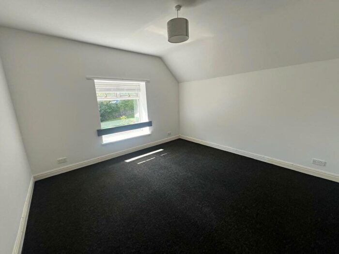 3 Bedroom Flat To Rent In Gorwyl Flats, Ogmore Vale, Bridgend, CF32