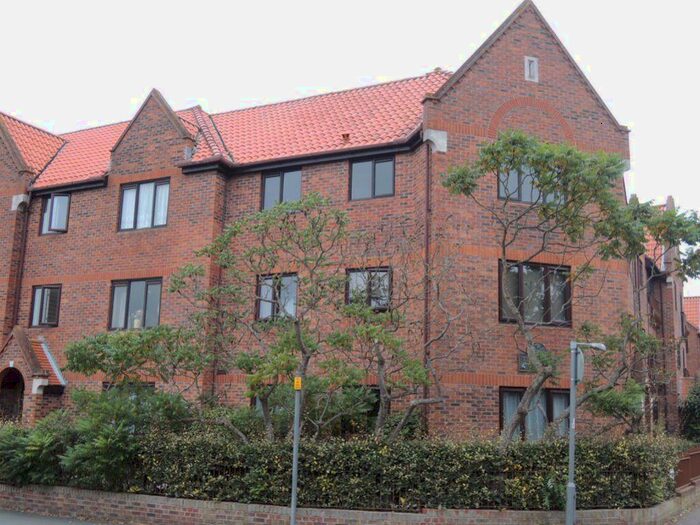 1 Bedroom Flat To Rent In Highwoods, CO4