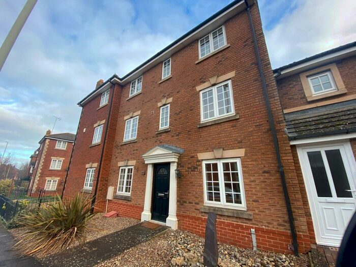 4 Bedroom House To Rent In The Boulevard, Swindon, SN25
