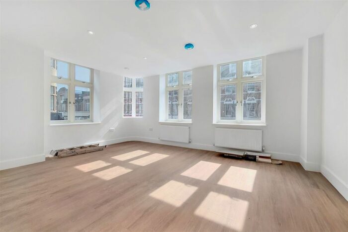 2 Bedroom Flat To Rent In Burleigh Way, Enfield, EN2