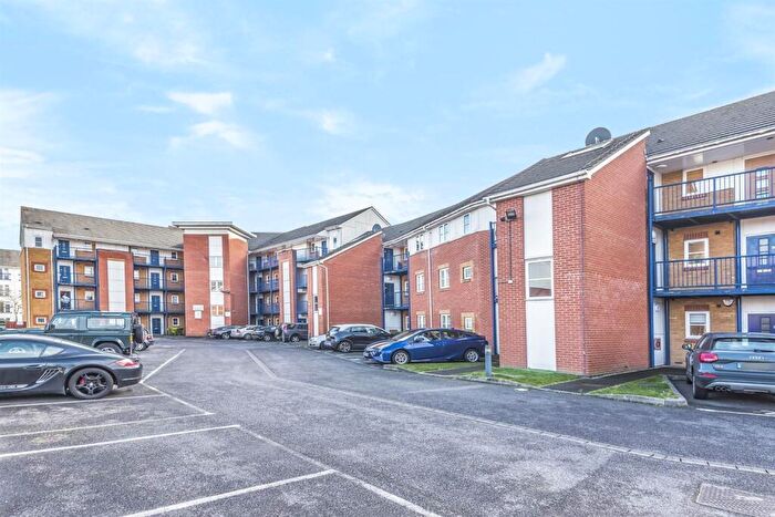 1 Bedroom Apartment To Rent In Kennet Walk, Kenavon Drive, Reading, RG1