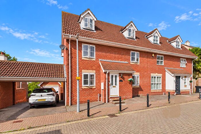 4 Bedroom Semi-Detached House For Sale In Braithwaite Drive, Colchester, CO4