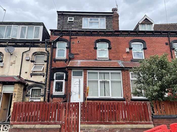 3 Bedroom Terraced House For Sale In Luxor Street, Leeds, LS8