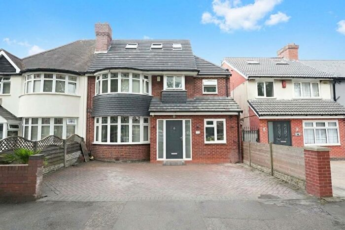 5 Bedroom Semi Detached House For Sale In Greenwood Avenue, Birmingham, B27