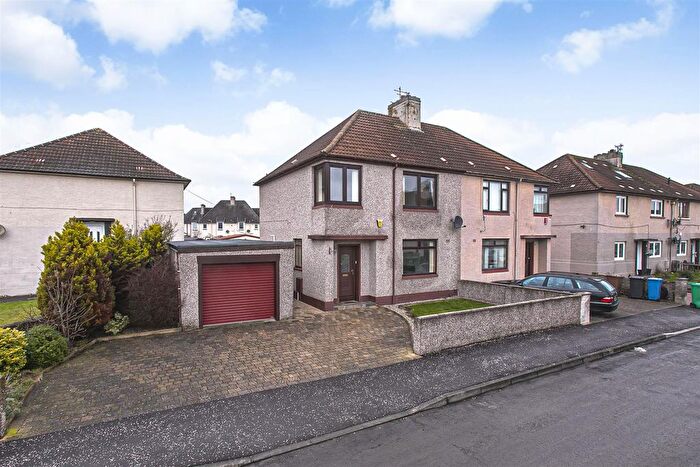 3 Bedroom Property To Rent In Earl Haig Avenue, Leven, KY8