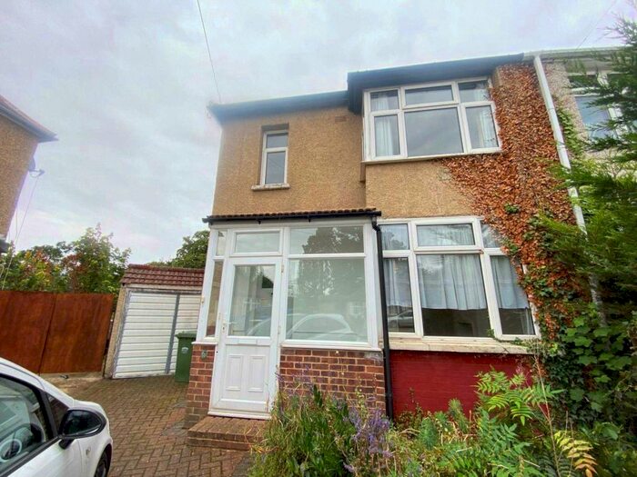 3 Bedroom Semi-Detached House To Rent In Friars Walk, Abbey Wood, SE2
