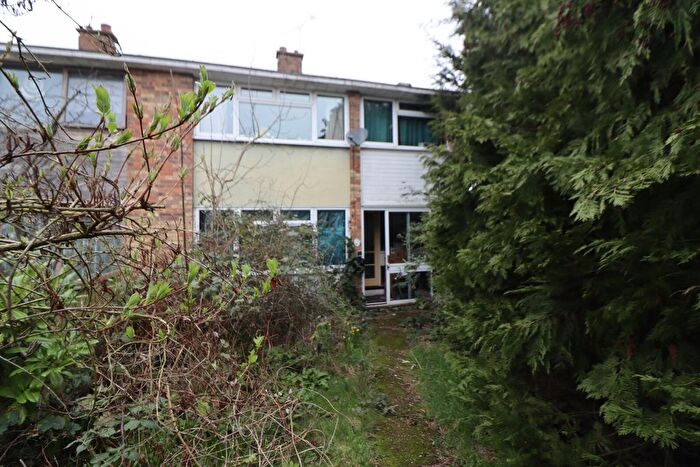 3 Bedroom Semi-Detached House For Sale In Moat Edge Gardens, Billericay, CM12