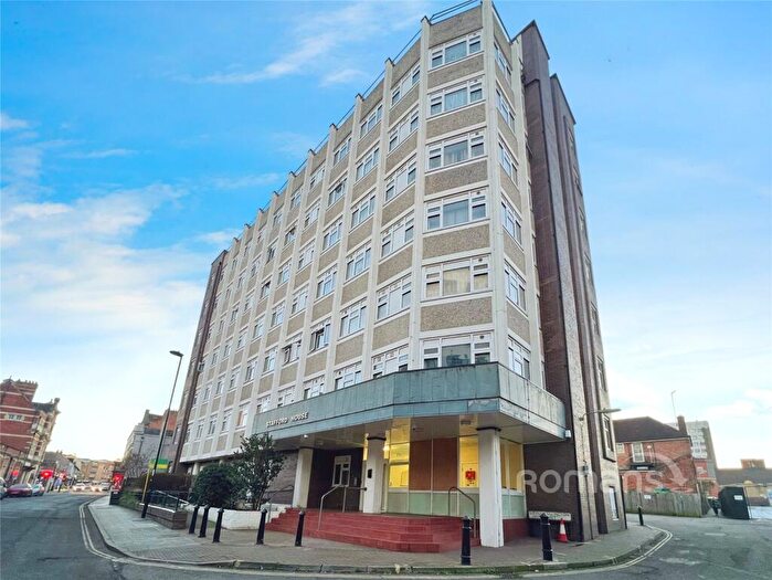 1 Bedroom Apartment For Sale In Stafford House, - Station Road, Aldershot, GU11