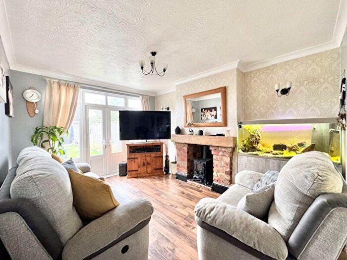 3 Bedroom Semi-Detached House For Sale In Walker Avenue, Scartho, Grimsby, DN33