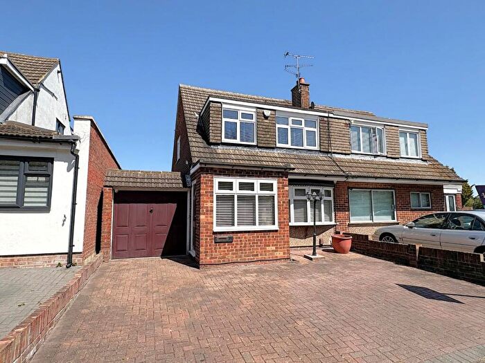 3 Bedroom Semi-Detached House For Sale In Roman Road, Northfleet, Gravesend, DA11