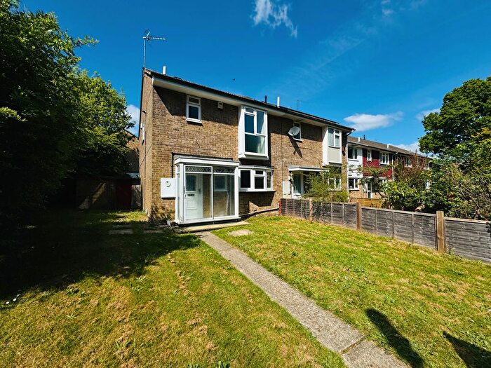 3 Bedroom End Of Terrace House For Sale In Hampden Close, Crawley, RH10