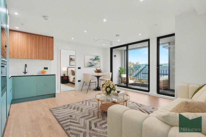 2 Bedroom Apartment For Sale In Hornsey Road, N7