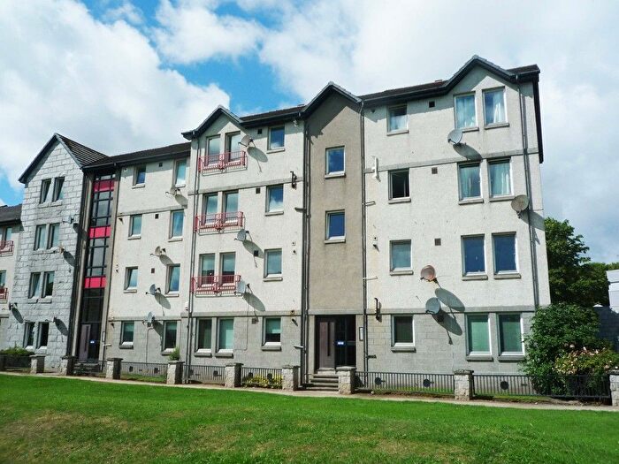 2 Bedroom Flat To Rent In Picktillum Place, Aberdeen, AB25