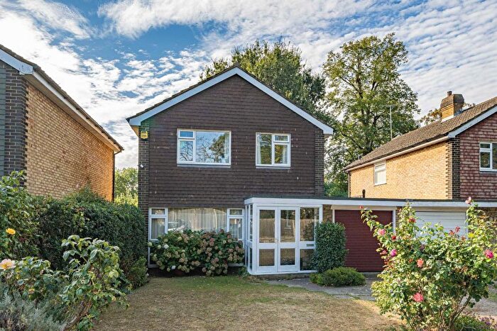3 Bedroom Detached House For Sale In The Ridings, Sunbury-On-Thames, TW16
