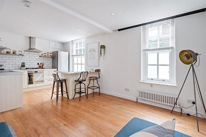 3 Bedroom Flat For Sale In Boundary Street, Shoreditch, E2