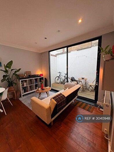 1 Bedroom Flat To Rent In Kingsland Road, London, E8