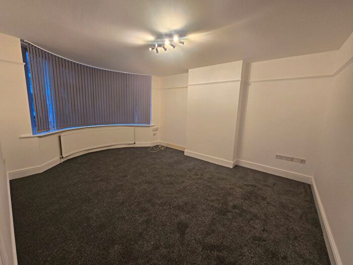 2 Bedroom Flat To Rent In St. Marys Road, London, NW11