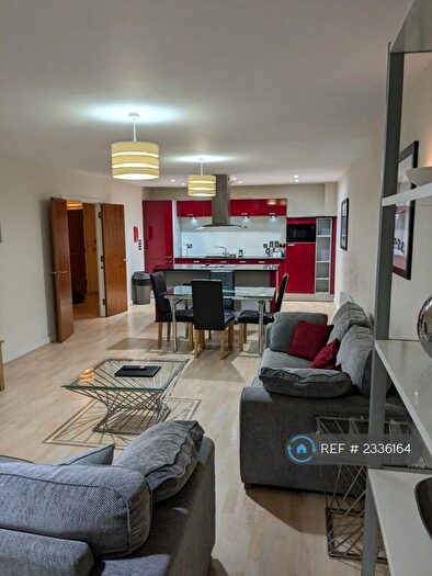 2 Bedroom Flat To Rent In Kenavon Drive, Reading, RG1