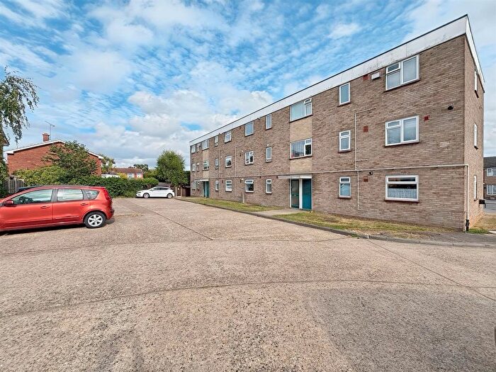 Studio For Sale In Gordon Road, Corringham, SS17