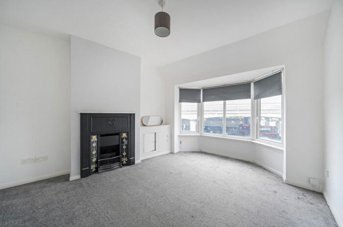 1 Bedroom Apartment To Rent In Station Road, Mill Hill, London, NW7