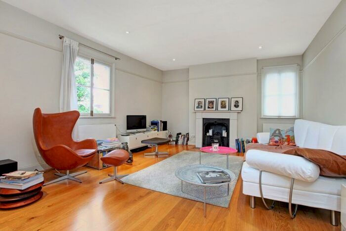 3 Bedroom Flat To Rent In Highbury Crescent, London, N5