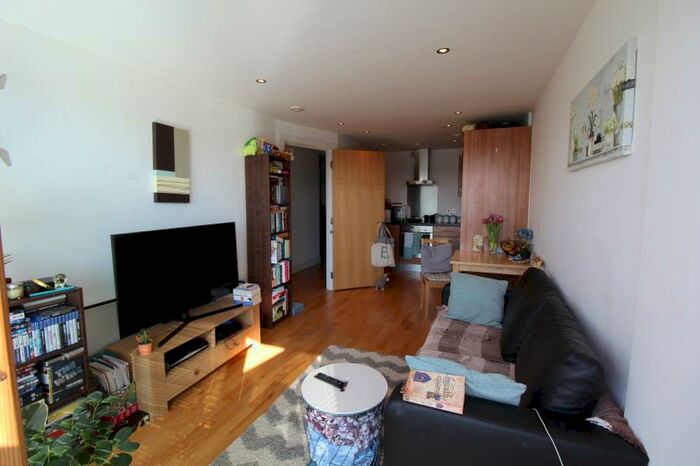 1 Bedroom Apartment To Rent In La Salle, Chadwick Street, LS10
