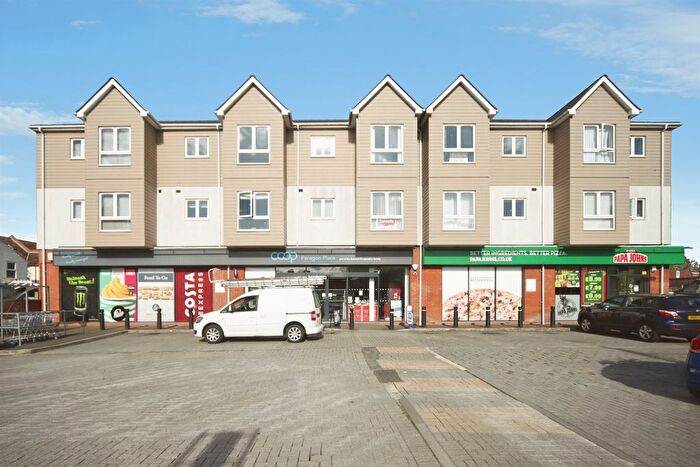 2 Bedroom Flat For Sale In Paragon Place, Bridgwater, TA6