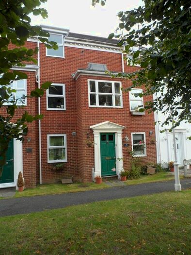 4 Bedroom Terraced House To Rent In Whinchat, Watermead, Aylesbury, HP19
