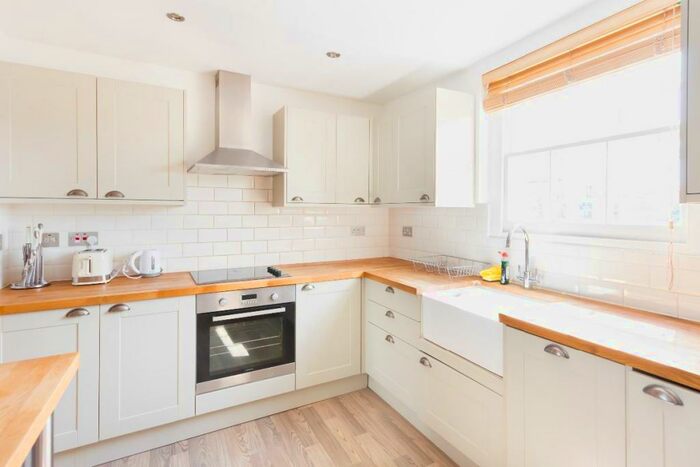 4 Bedroom Apartment To Rent In Mornington Crescent, London, NW1