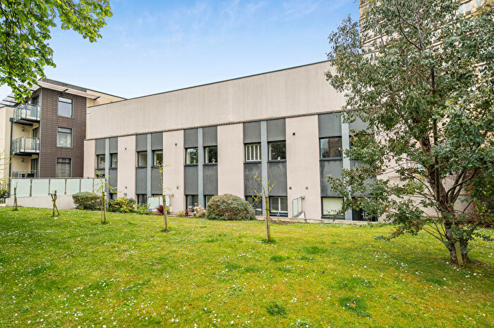 1 Bedroom Flat For Sale In Montpellier Terrace, Cheltenham, GL50