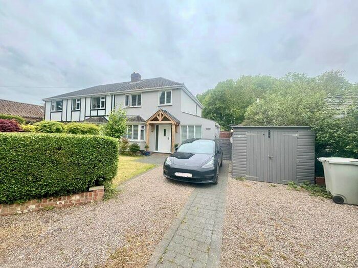 3 Bedroom Semi-Detached House For Sale In Main Street, Fulstow, LN11