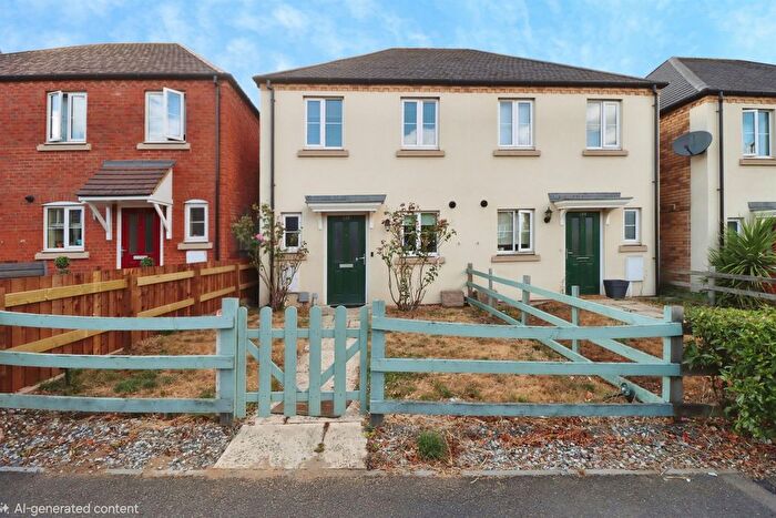 2 Bedroom Semi-Detached House For Sale In Doddington Road, Wellingborough, NN8