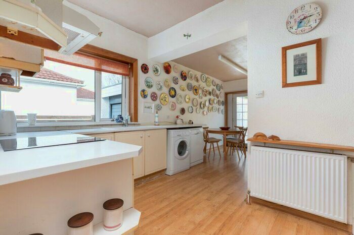 4 Bedroom Detached Bungalow For Sale In Ruthven Avenue, Giffnock, G46