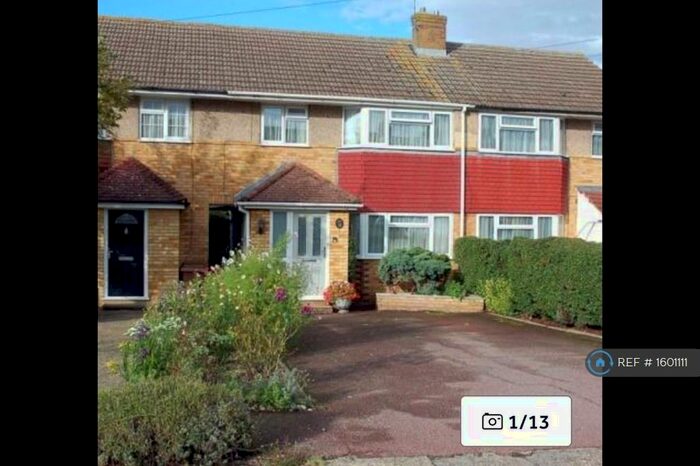 3 Bedroom Terraced House To Rent In Firtree Rise, Chelmsford, CM2