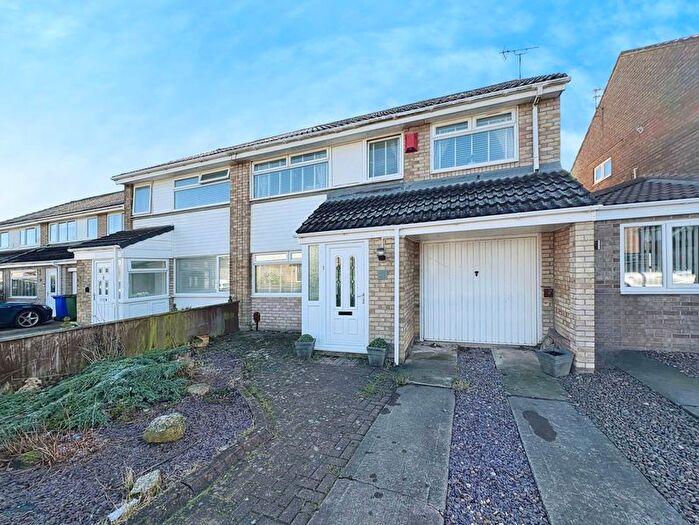 4 Bedroom Semi Detached House For Sale In Aylesford Square, Blyth, NE24