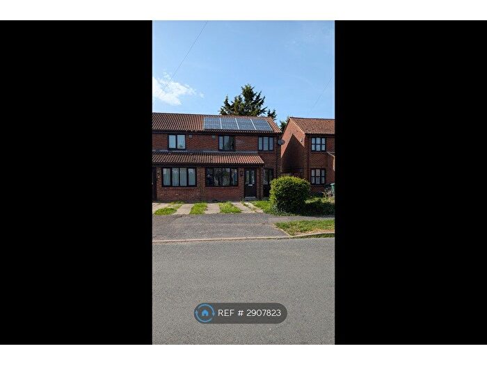 3 Bedroom Semi Detached House To Rent In Grove Road, Horley, RH6