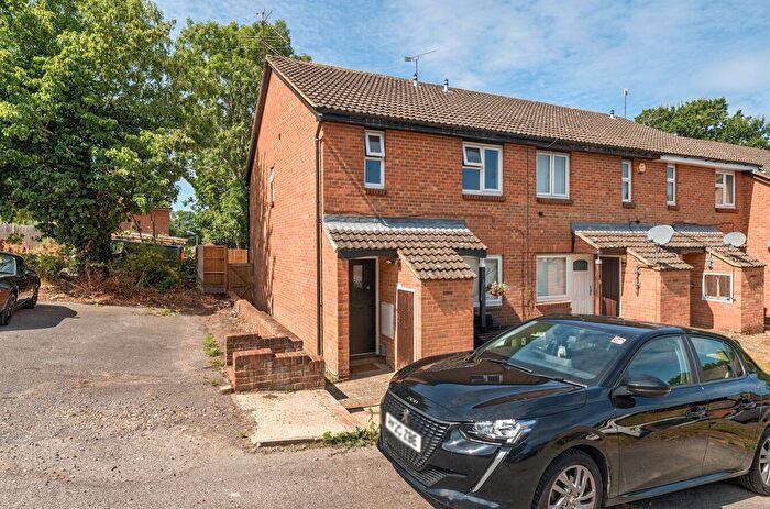 1 Bedroom End Terrace House For Sale In Guildford, Surrey, GU4