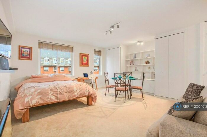 Studio To Rent In St. Matthews Lodge, London, NW1