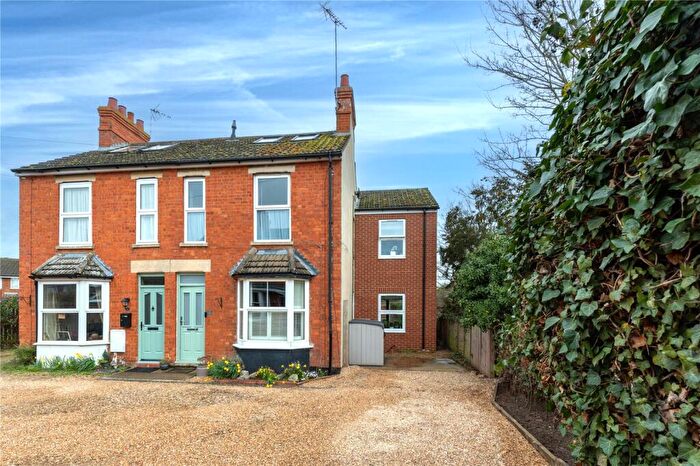 4 Bedroom Semi Detached House For Sale In Caldecote Street, Newport Pagnell, Buckinghamshire, MK16