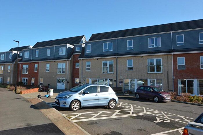 2 Bedroom Flat For Sale In Ryde Village, PO33