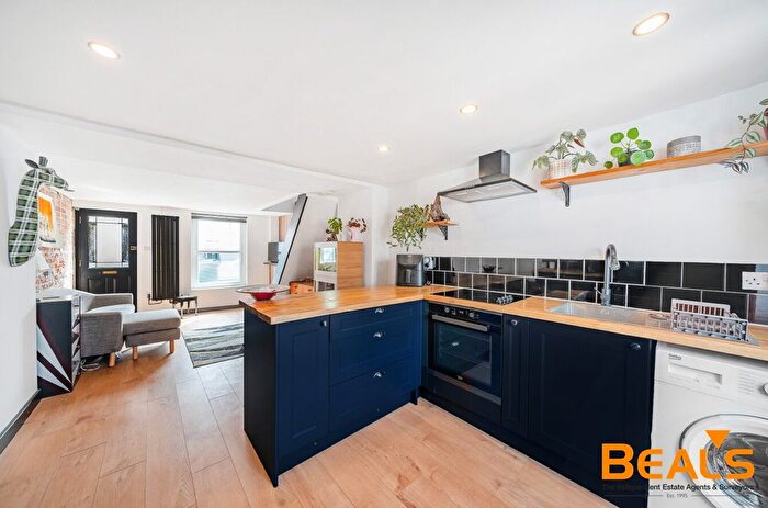 2 Bedroom Detached House For Sale In Alma Street, Gosport, Hampshire, PO12