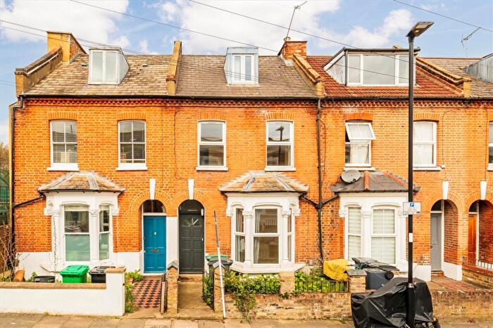 5 Bedroom House For Sale In Calverley Grove, Upper Holloway, N19
