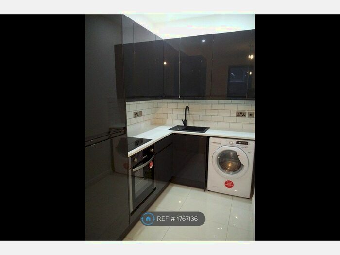 1 Bedroom Flat To Rent In Elmfield Road, Bromley, BR1