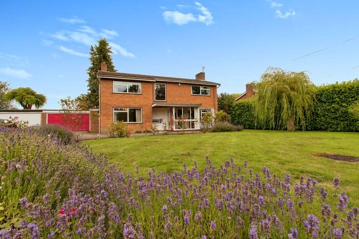 4 Bedroom Detached House For Sale In The Footpath, Coton, Cambridge, Cambridgeshire, CB23